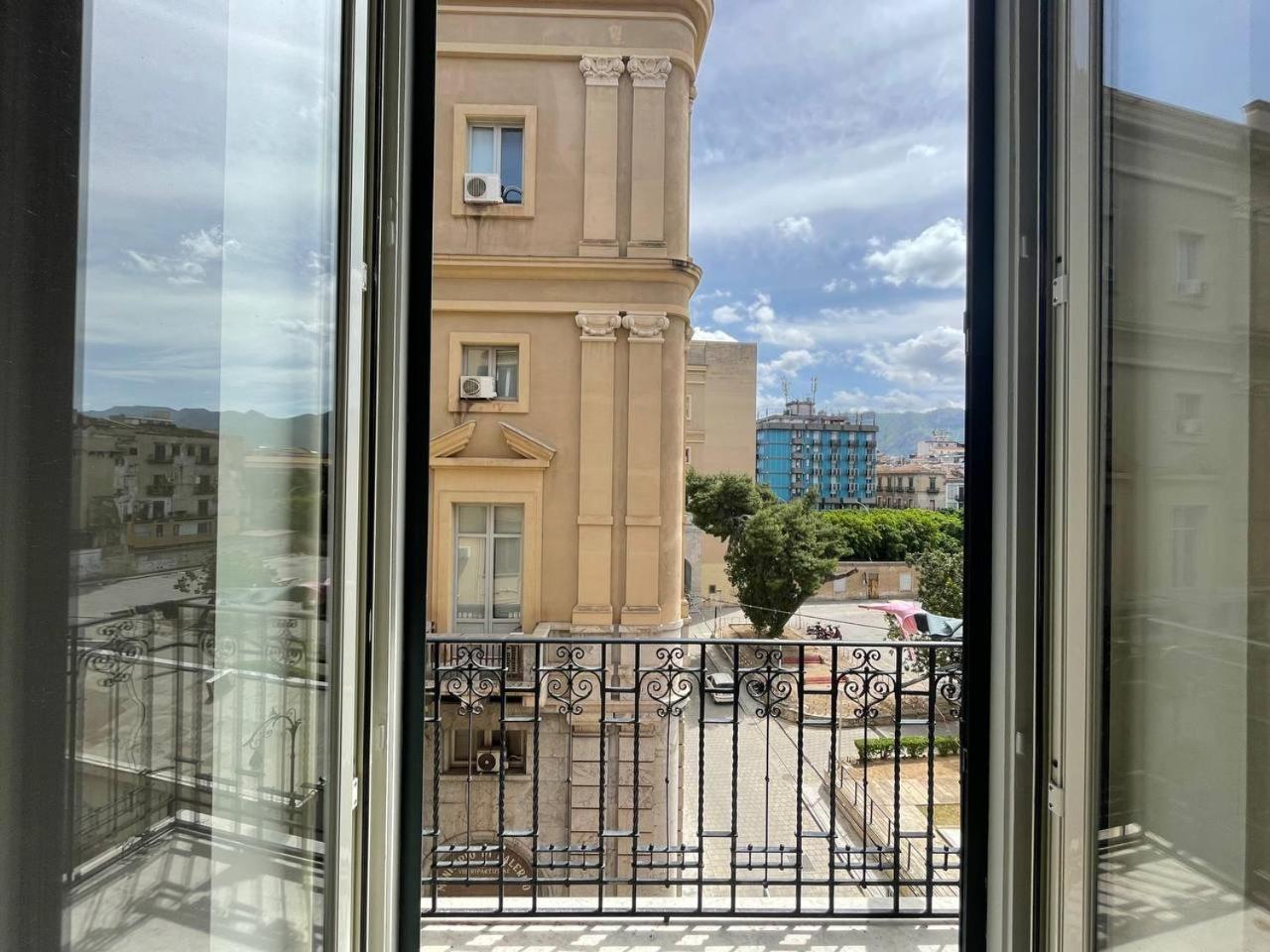 Stazione Apartment Палермо Экстерьер фото